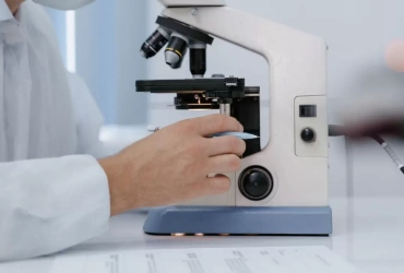 What are the Basic Steps in Solid-Phase Peptide Synthesis?